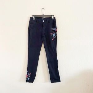 Earl‎ Floral Embroidered Black Denim Jeans